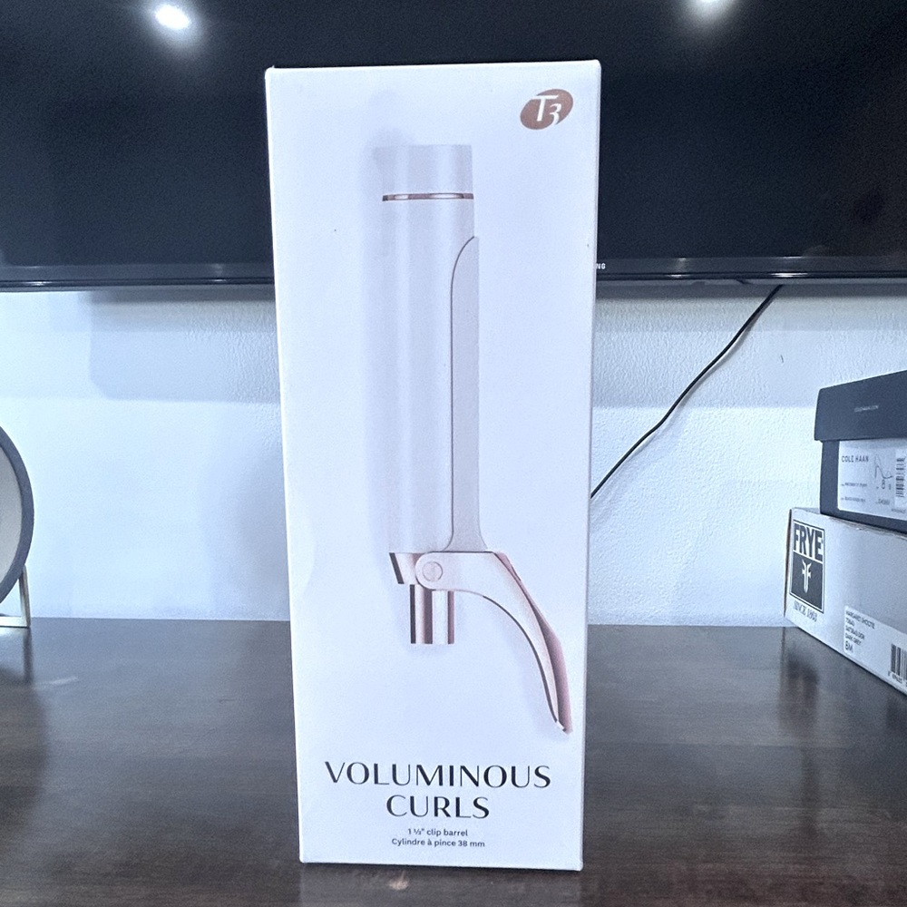 T3 Voluminous Curls Barrel 1.5”